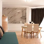 Flora Sarandë
