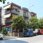 Flora Sarandë