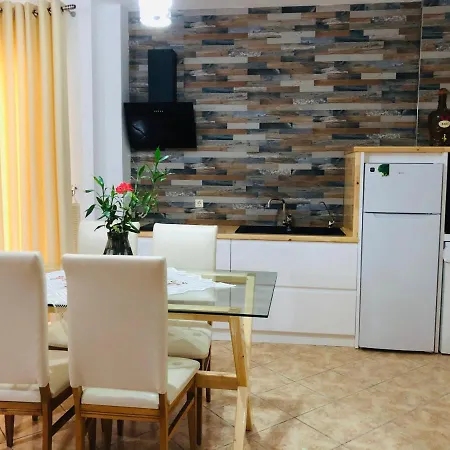 Flora Apartment Sarande