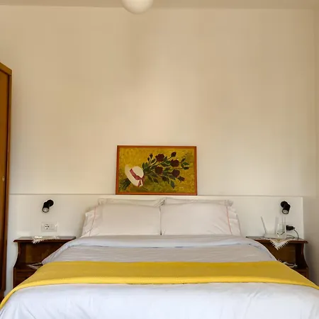 Flora Apartment