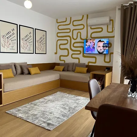 Flora Apartment *