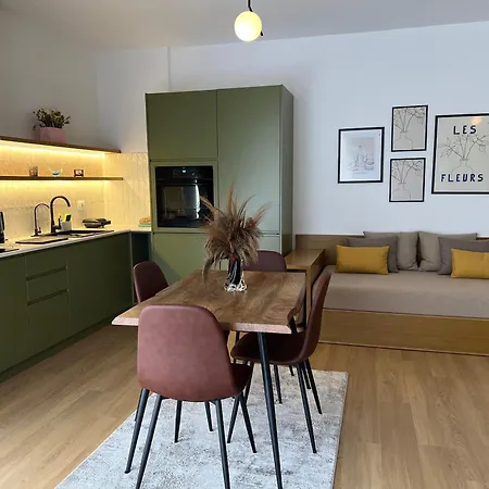 Flora Apartment