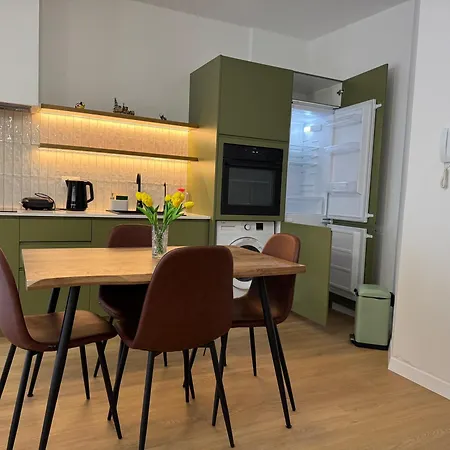 Flora Apartment *