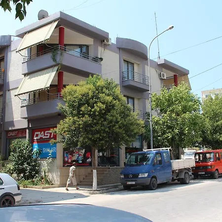 Flora Sarandë