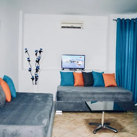 Flora Apartment *