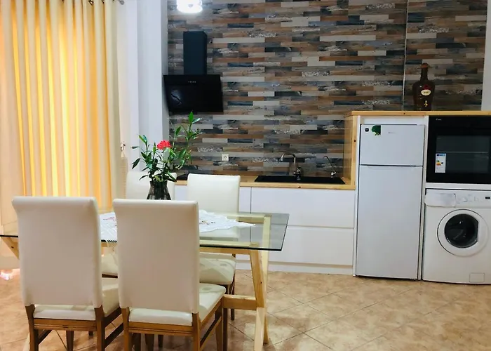 Flora 公寓 Sarandë